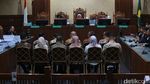 Tangan Mengepal Noel Menghadapi Tuntutan Jaksa