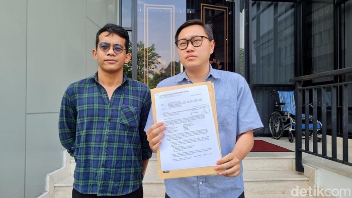 Tim Advokasi untuk Demokrasi (TAUD) rmengadukan 3 hakim militer kasus Andrie Yunus ke Mahkamah Agung (MA) soal dugaan pelanggaran kode etik. (Taufiq/detikcom)