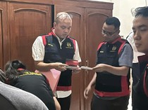 Usut Dugaan Korupsi, Kejari Periksa Seorang Wanita Pegawai Bank di Nganjuk