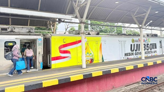 Uji coba B50 di lokomotif kereta. (Dok. KAI) Uji coba B50 di lokomotif kereta. (Dok. KAI)