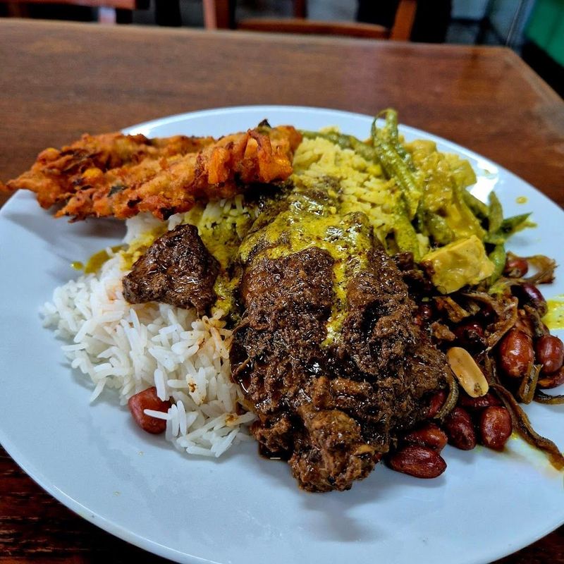 5 Restoran Indonesia Paling Laris di Sydney, Menunya Sukses Bikin Lapar! 5 Restoran Indonesia Paling Laris di Sydney, Menunya Sukses Bikin Lapar!