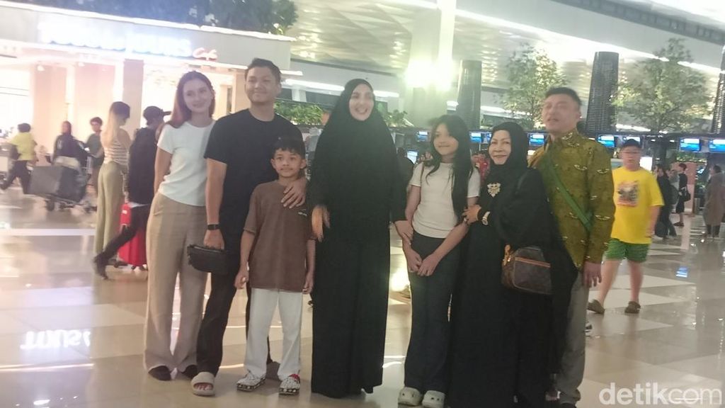 Anang Hermansyah dan Ashanty Berangkat Haji Usai Menanti 8 Tahun