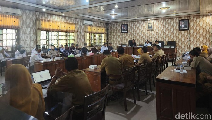 Audiensi warga Desa Wonoagung di Kantor DPRD Demak, Selasa (19/5/2026).