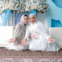 Gaya Santun Ayu Ting Ting di Acara Aqiqah Keponakan, Jadi Sorotan