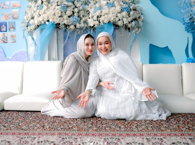 Gaya Santun Ayu Ting Ting di Acara Aqiqah Keponakan, Jadi Sorotan