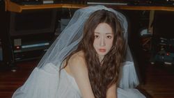 Bomi Apink & Rado Bagikan Foto Pernikahan Unik