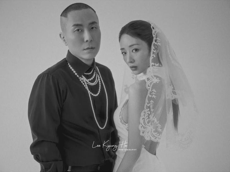 Bomi Apink & Rado Bagikan Foto Pernikahan Unik
