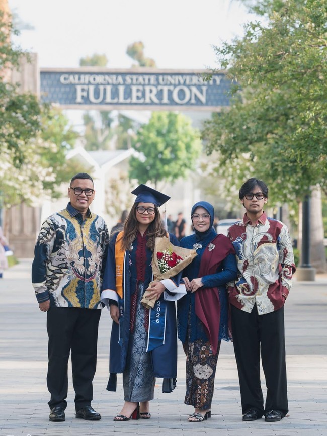 Momen Wisuda Cinta Kuya, Sah Jadi Sarjana Psikologi