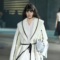 Comeback Motif Koran Kontroversial di Koleksi Dior Cruise 2027