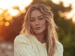 Hilary Duff Terobsesi Facial Sperma Salmon, Ajak Suami Ikutan