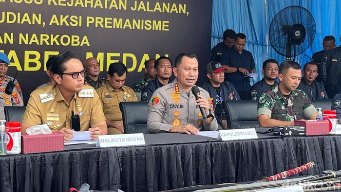 Kapolrestabes Medan Kombes Calvijn Simanjuntak saat konferensi pers. (Foto: Finta Rahyuni/detikSumut)