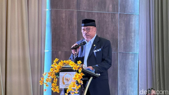 Ketua Fraksi Partai Golkar MPR RI, Melchias Markus Mekeng.