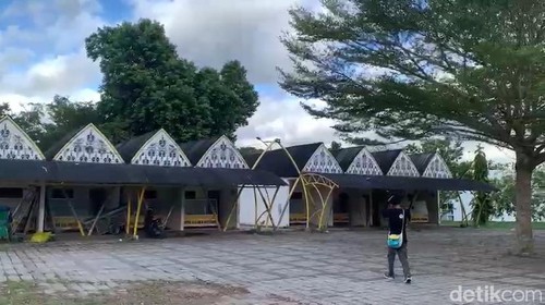 Kondisi lapak UMKM di kawasan Teras Udayana, Kota Mataram, Selasa (19/5/2026). (Foto: Nathea Citra/detikBali)