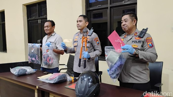 Konferensi pers penangkapan penyiaraman air keras ke penjual tempe di Pacitan