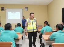 Korlantas Polri Latih Pengemudi Taksi di ISDC Serpong, Tingkatkan Keselamatan di Jalan