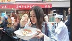 Liburan ke Jepang, Aaliyah dan Thariq Halilintar Kulineran di Pasar Ikan hingga Resto