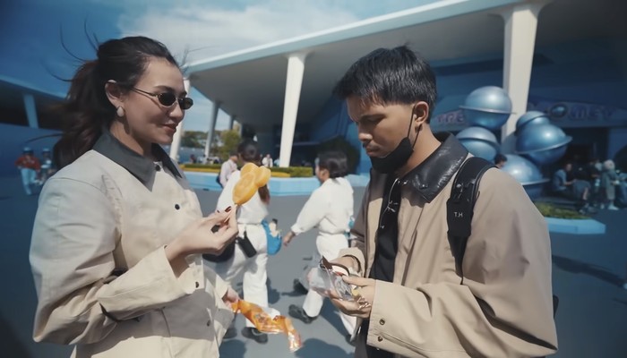 Liburan ke Jepang, Aaliyah dan Thariq Halilintar Kulineran di Pasar Ikan hingga Resto