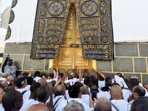 Jemaah dari AS hingga Inggris Berbondong-bondong ke Makkah, Tak Khawatir Perang