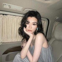 Ming Xi dikenal sebagai supermodel China yang pernah berjalan untuk Victoria’s Secret. Tujuh tahun setelah dinikahi oleh anak raja judi, wanita asal China itu kini mulai melebarkan sayapnya sebagai pengusaha dengan ikut ambil alih bisnis keluarga suami.Foto: Instagram