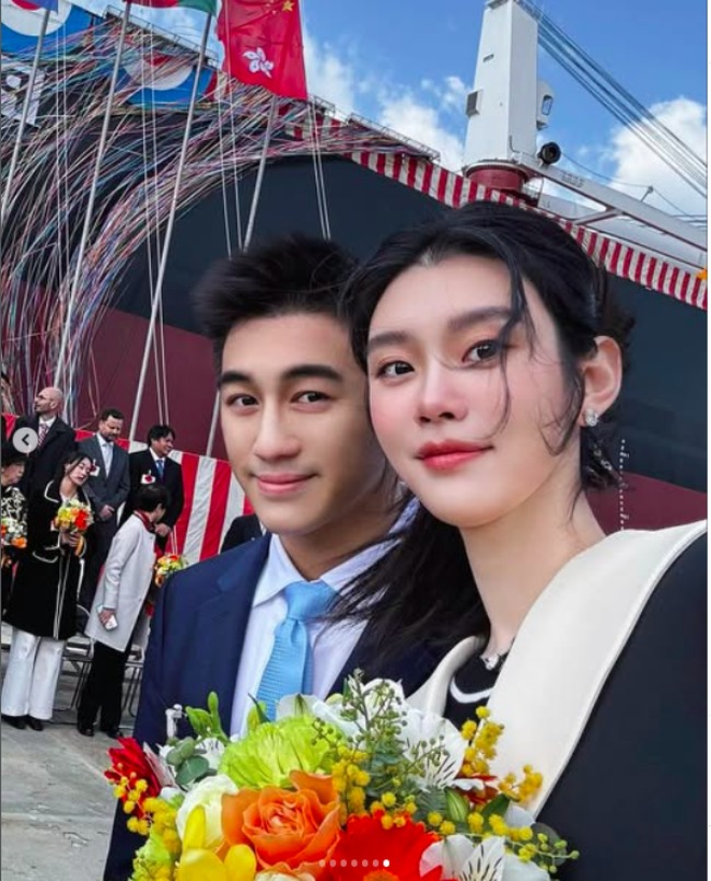 Kni Ming Xi sudah dipercaya pada bisnis keluarga. Karena itu, ia dan keluarga hampir selalu dijaga oleh bodyguard. Menurut On, anggota dinasti kasino diharuskan memiliki setidaknya satu pengawal yang menemani mereka setiap kali mereka keluar.   Foto: Instagram @mingxi11