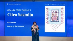 Citra Sasmita menarik perhatian tim dewan juri di antara 30 seniman lain yang masuk ke dalam daftar panjang finalis. Foto: Dok.Sovereign Asian Art Prize