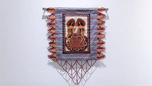 Lewat karya seni Poetry of The Fountain, lukisan dengan teknik tradisional Kamasan yang dipadukan dengan ragam tekstil asal budaya Bali. Foto: Dok.Sovereign Asian Art Prize