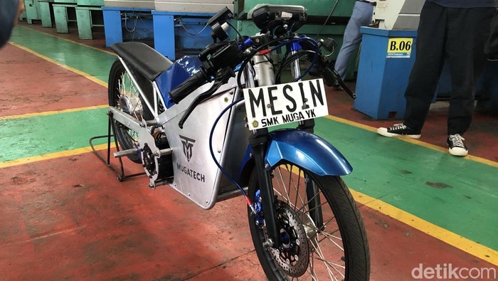 Mugatech, Motor Drag Listrik Bikinan Siswa SMK Muhammadiyah 3 Jogja, Selasa (19/5).
