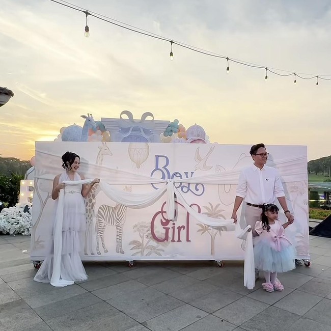 Potret Gender Reveal Selebgram Nanda Arsyinta, Digelar Meriah Undang Mahalini