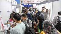 Pelamar Serbu Job Fair, Berebut Asa di Tengah Sulitnya Cari Kerja