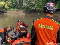 Warga Blitar Diduga Hanyut Saat Cari Ikan Mabuk