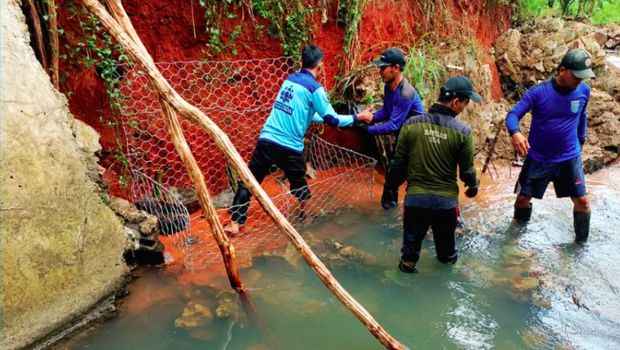 Peristiwa longsor juga terjadi di Kali Tiga Putra yang berada di Kelurahan Meruyung, Kecamatan Limo, Depok (dok PUPR Depok)