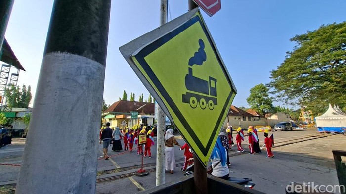 Prosesi Manten Tebu Meriah, Tandai Dimulainya Musim Giling PG Lestari Nganjuk