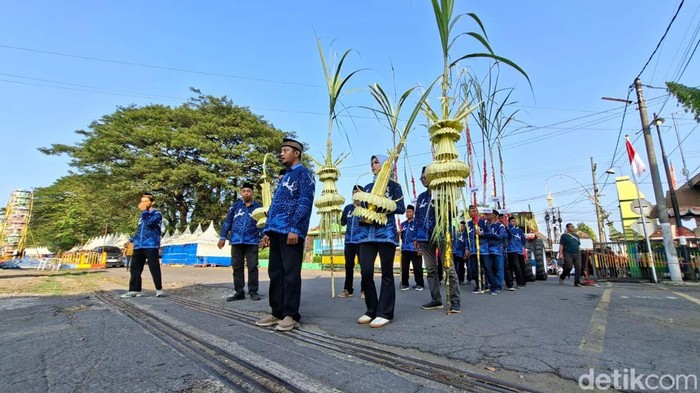 Prosesi Manten Tebu Meriah, Tandai Dimulainya Musim Giling PG Lestari Nganjuk
