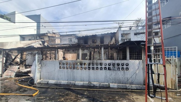 Rumah di Cengkareng, Jakarta Barat (Jakbar), dilanda kebakaran. Dilaporkan ada dua orang terluka akibat peristiwa tersebut. (Dok. Istimewa)