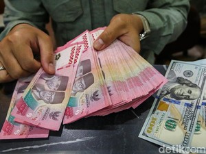Rupiah Anjlok, Pakar Ekonomi Surabaya Bagikan Tips Hemat