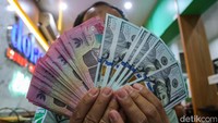 Berdasarkan data Bloomberg sekitar pukul 09.21 WIB, dolar AS bergerak menguat ke level Rp 17.705. Pada penutupan perdagangan Senin (18/5) kemarin, dolar AS berada di level Rp 17.680.