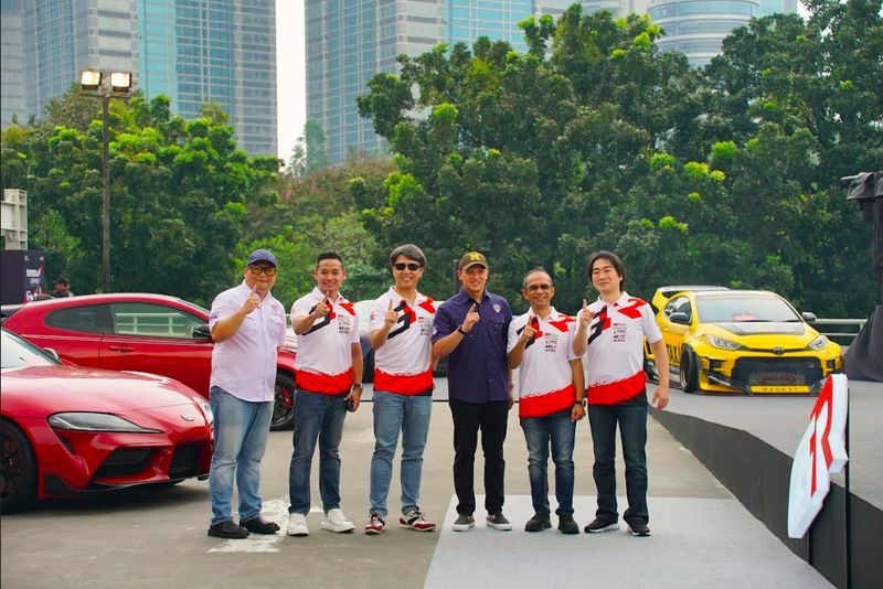 Tempat Petrolhead Ngumpul, 400 Mobil Modifikasi Toyota Ramaikan Jakarta