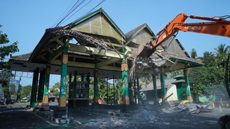 TPR Parangtrits Dibongkar Setelah 40 Tahun Berdiri