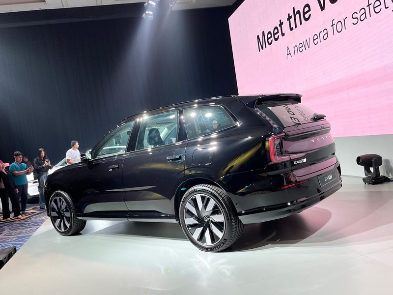 Volvo EX90