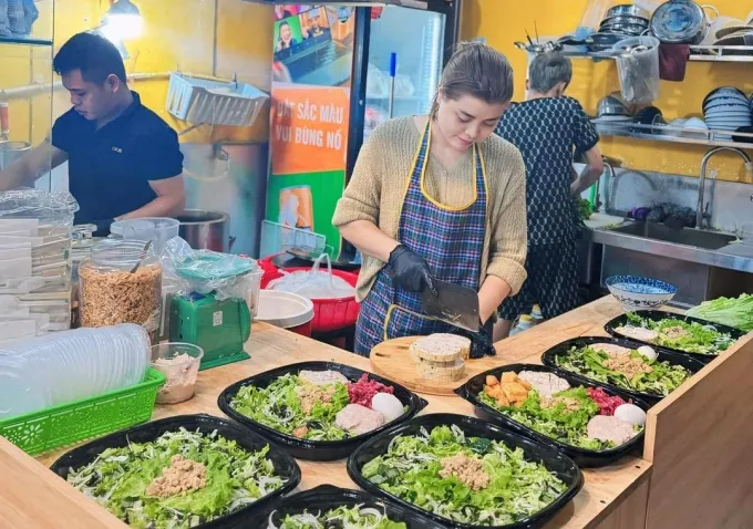 Warung Nasi Ini Viral Gegara Review Negatif, Pemilik Sampai Trauma!