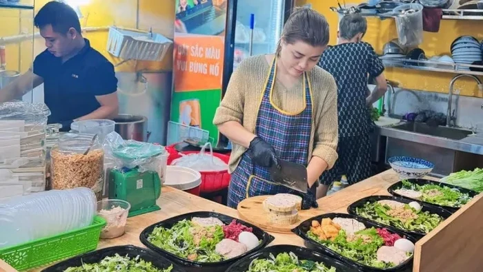 Warung Nasi Ini Viral Gegara Review Negatif, Pemilik Sampai Trauma!