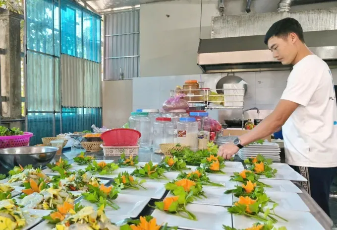 Warung Nasi Ini Viral Gegara Review Negatif, Pemilik Sampai Trauma!