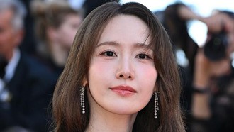 Yoona Tebar Pesona di Cannes Film Festival, Tampil Elegan Bergaun Putih
