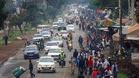 Sebelumnya, Otoritas Pengatur Energi dan Perminyakan Kenya kembali menaikkan harga bahan bakar eceran hingga 23,5 persen. Kenaikan tersebut terjadi setelah bulan sebelumnya harga BBM juga naik sebesar 24,2 persen. REUTERS/Thomas Mukoya