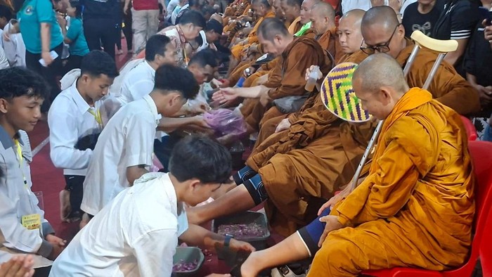 Biksu Thudong tiba di Nganjuk