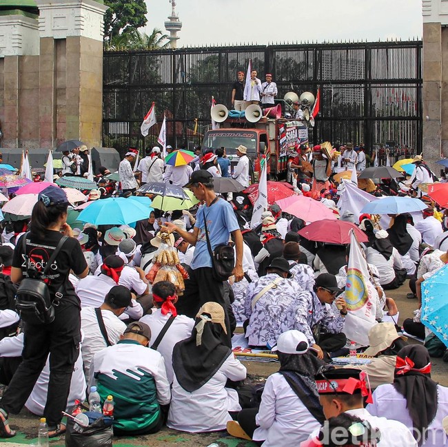 Demo Harkitnas 2026 Bikin Gatot Subroto Arah DPR Lumpuh Total