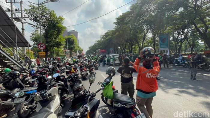 Demo Ojol di Surabaya