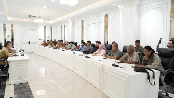 Dialog warga dengan Pemkot Makassar terkait penolakan PSEL di Tamalanrea.