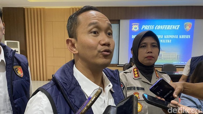 Direktur Reserse Kriminal Khusus Polda Maluku, Kombes Piter Yanotama.