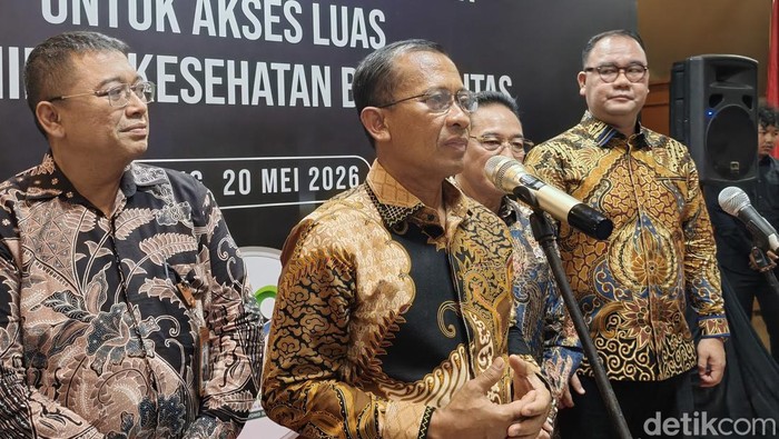 Direktur Utama BPJS Kesehatan Prihati Pujowaskito